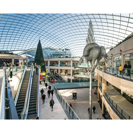 Modern Deluxe Dock Free Secure Parking