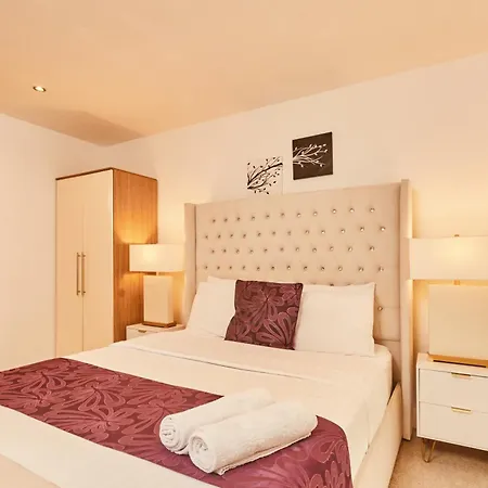 Modern Deluxe Dock Free Secure Parking Apartament Leeds (West Yorkshire)