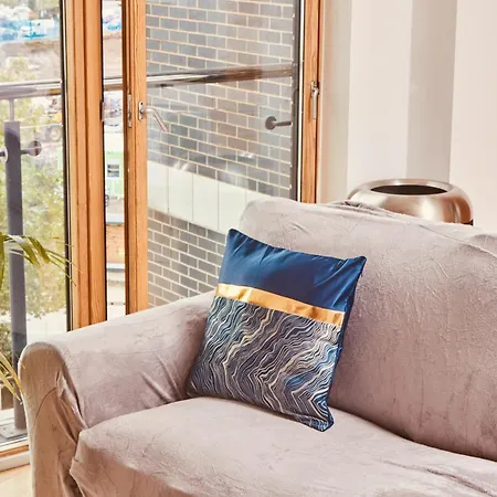 Modern Deluxe Dock Free Secure Parking