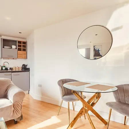 Modern Deluxe Dock Free Secure Parking Apartament *