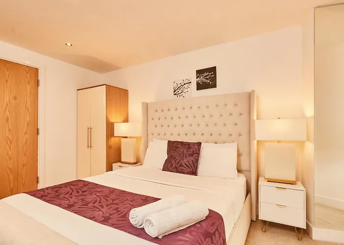 Modern Deluxe Dock Free Secure Parking Appartement Leeds (West Yorkshire)